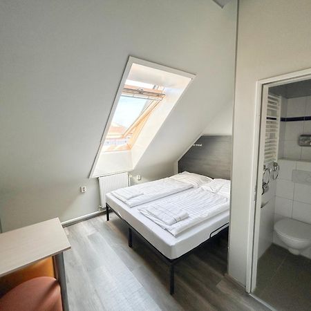 A&O Wien Stadthalle Ngoại thất bức ảnh