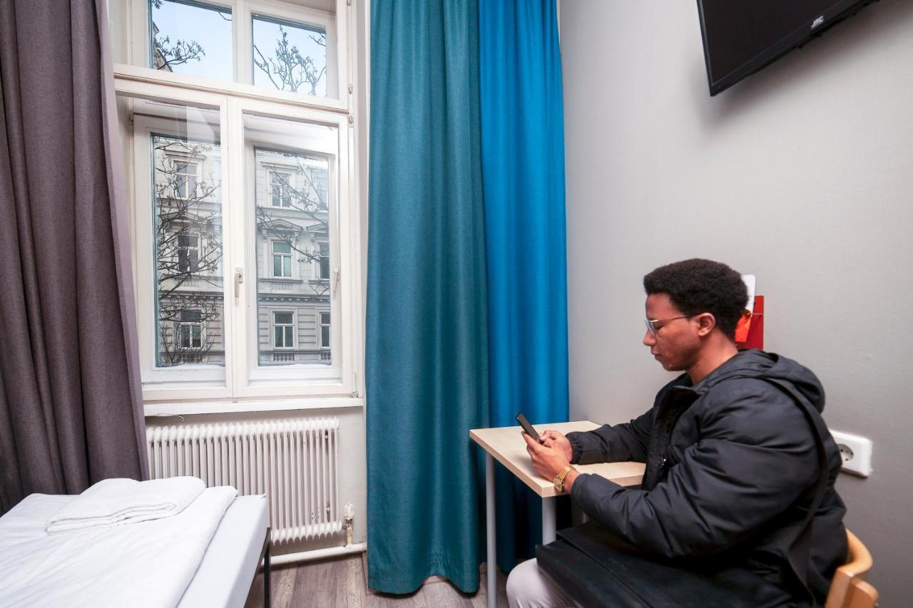 A&O Wien Stadthalle Ngoại thất bức ảnh