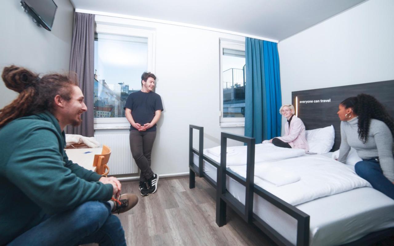 A&O Wien Stadthalle Ngoại thất bức ảnh