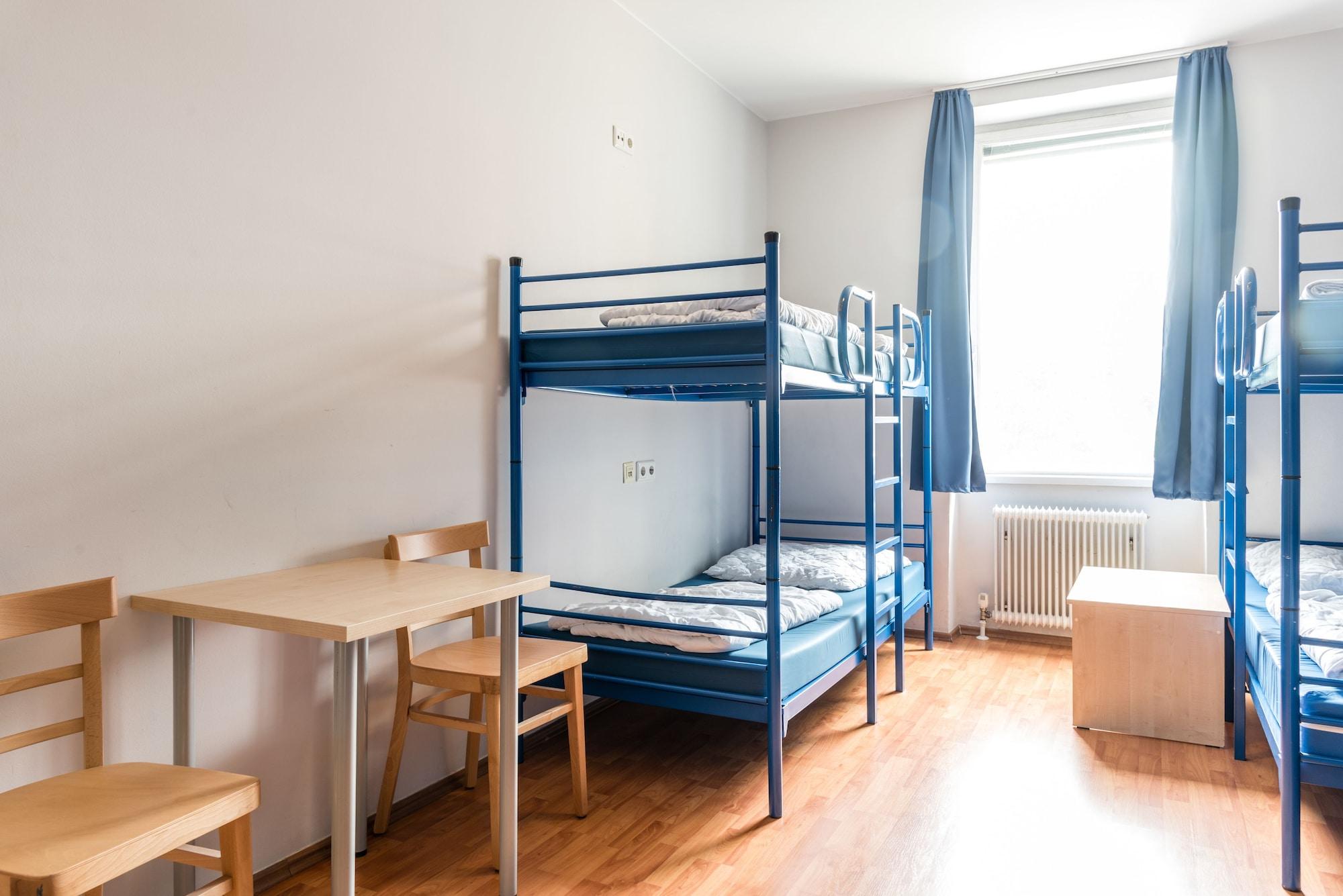 A&O Wien Stadthalle Ngoại thất bức ảnh